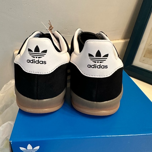 Adidas Indoor Gazelle Womens 7.5 Mens 6 UK 5.5 Core Black Cloud White Gum NEW - Picture 3 of 4